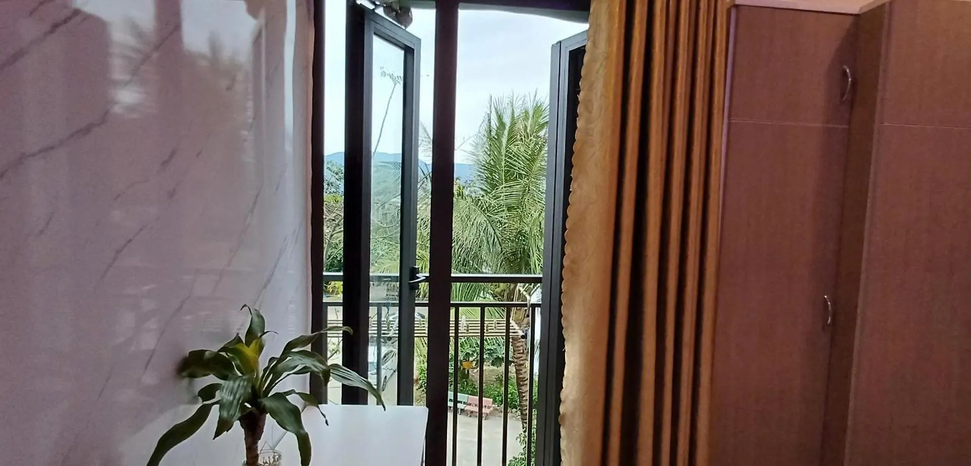 Seashine Apartment Da Nang 0*,  Vietnam
